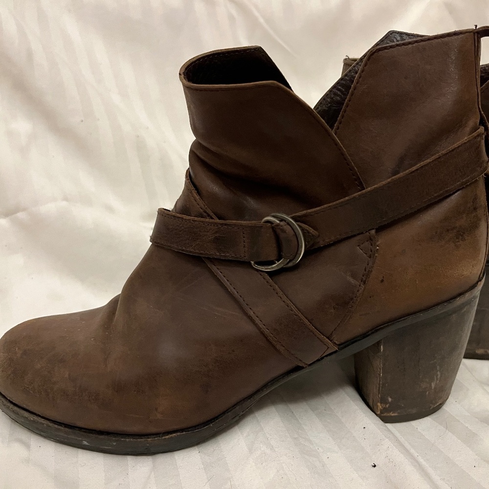 Brown Coclico ankle boots, used but with a lot of life yet